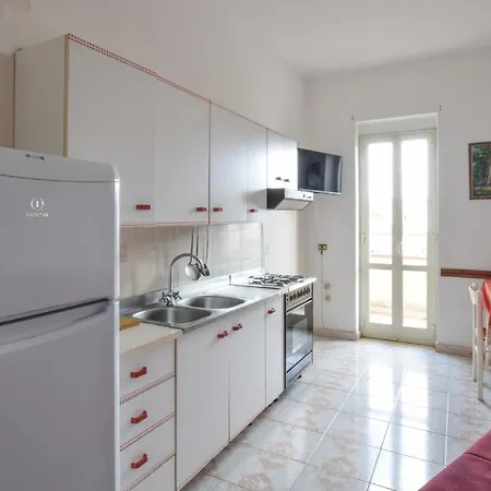 2 Bedroom In Isola Di Appartement