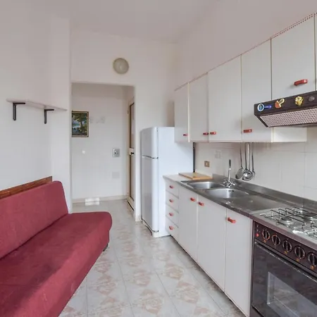 2 Bedroom In Isola Di Apartment